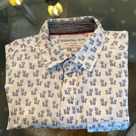 International Report Half Sleeve Button Up - Pineapple Print - Men's Size: S - Picture 2 of 6